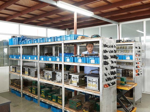 Moulds-warehouse